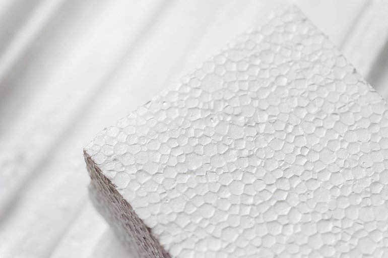 Czym jest styrodur i dlaczego jest popularny w budownictwie?