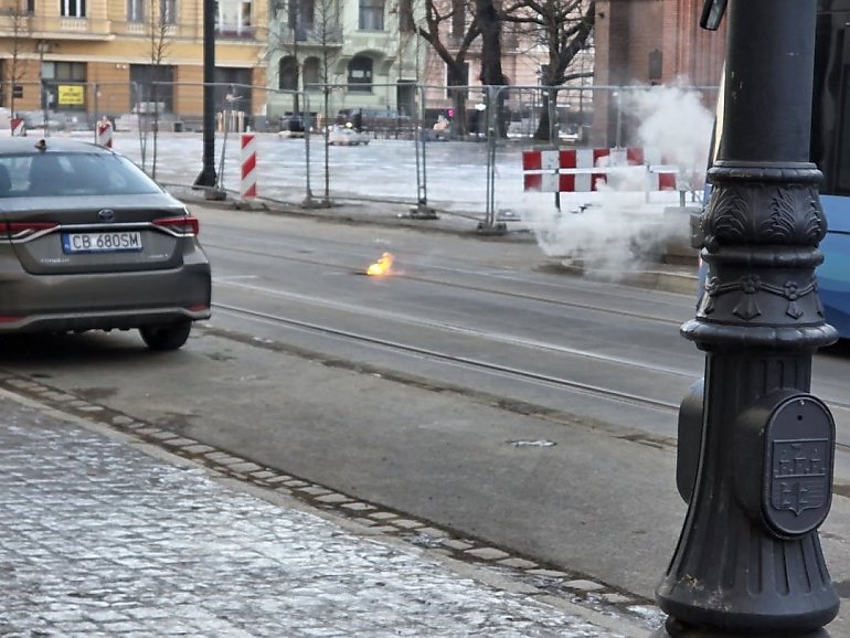 Był brak zasilania, wypadające szyny, teraz czas na szyny... w płomieniach! W Bydgoszczy doszło do kolejnej awarii torowiska