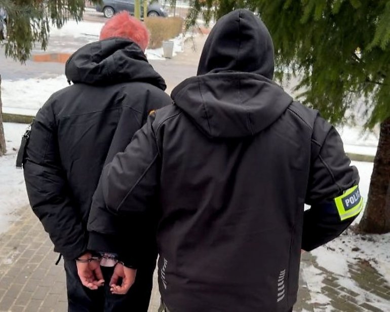 Próbował oszukać na policjanta, ale natknął się... na policjanta. I to nie jednego!