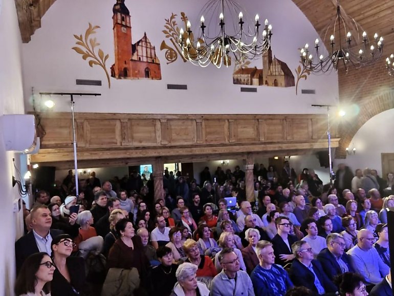Gminny Ośrodek Kultury w Osielsku nareszcie otwarty! Budynek przeszedł długi remont