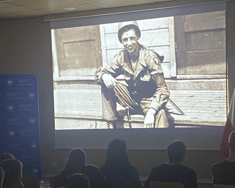 Szlak Nadziei na internetowej rolce. Instytut Pamięci Narodowej zaprasza młodzież do konkursu!