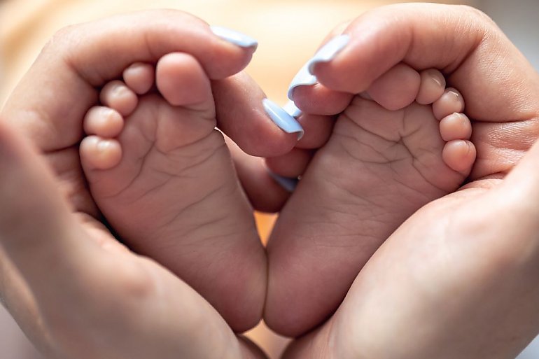 Rok temu wprowadzono dłuższy urlop dla rodziców wcześniaków . Skorzystało z niego niemal 4 tysiące Polaków