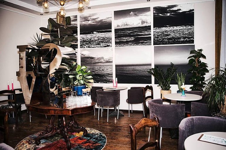 Zapach kawy z subtelnymi nutami... sztuki. W Bydgoszczy powstała nowa kawiarnia [WIDEO]