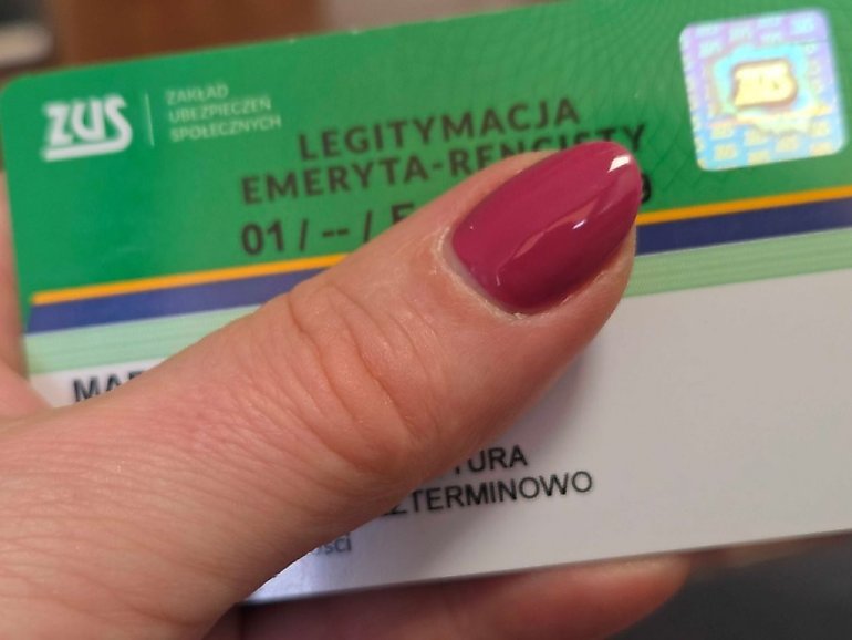Liczba rent z tytułu niezdolności do pracy rośnie wraz z wiekiem. ZUS podsumowuje 2025 rok