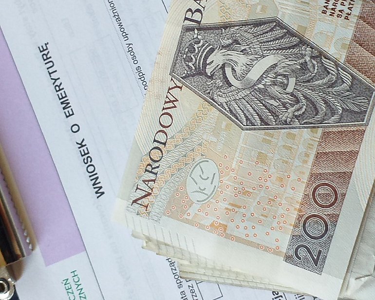 Emerytury są niższe, bo żyjemy dłużej. Od 1 kwietnia obowiązuje nowa tablica dalszego trwania życia