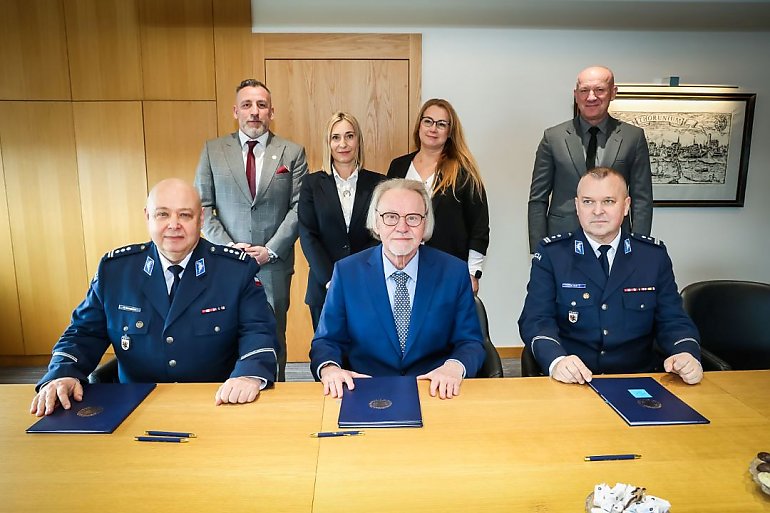 Collegium Medicum dba o bezpieczeństwo. Uczelnia podpisała umowę z policją