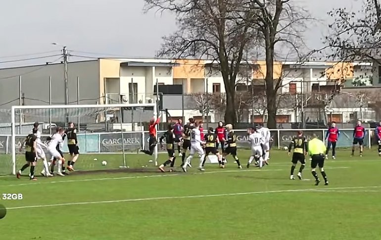 Zawisza wygrał, a najgroźniejszy rywal stracił punkty