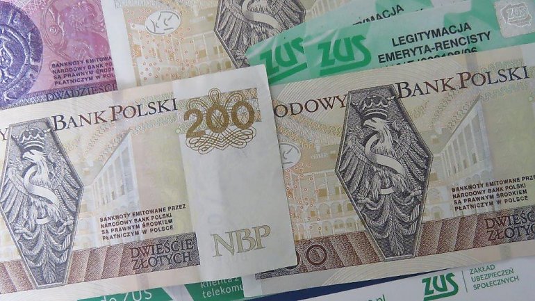 Trzynasta emerytura bez wniosków. ZUS wypłaca świadczenia