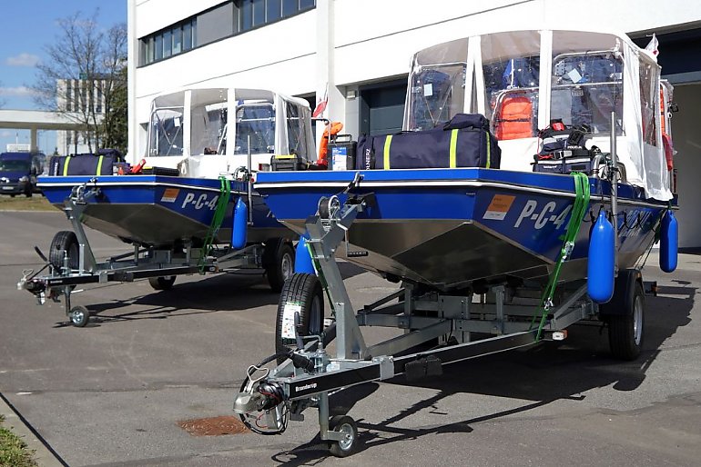 Nowy sprzęt dla policji w regionie. Łodzie i dron już w służbie