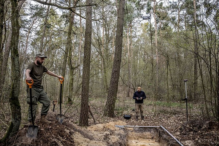 Nieoznaczone groby w lasach pod Bydgoszczą. IPN bada ślady niemieckich zbrodni