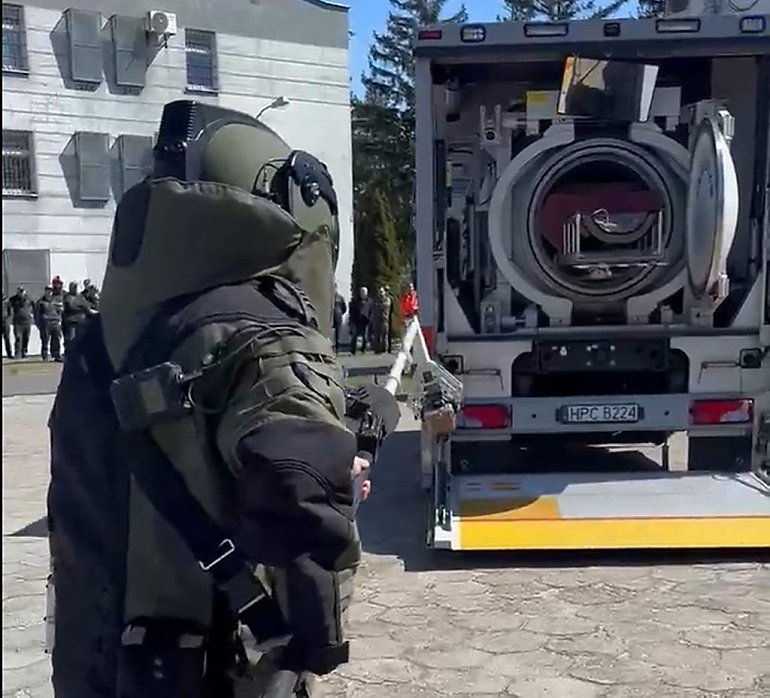 Bydgoszcz i Włocławek na tropie drona. Na terenie zakładu karnego odbyły się wspólne ćwiczenia służb 