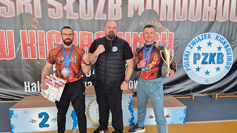 Mundurowi z mocnym ciosem. Bydgoscy policjanci wrócili z medalami Pucharu Polski Służb Mundurowych w kickboxingu