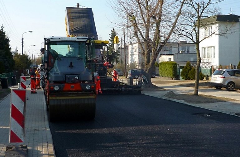 Bydgoszcz utwardza kolejne ulice. Prace trwają na Osowej Górze, Błoniu, Jarach i Glinkach