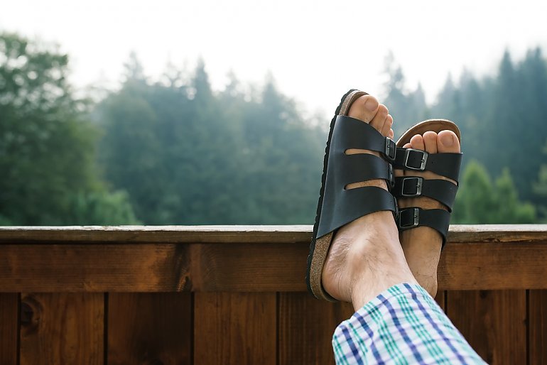 Klapki męskie skórzane – luksusowy wypoczynek i naturalna wygoda