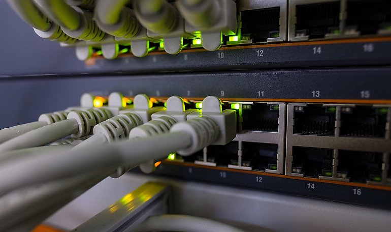 W jaki sposób zlokalizować awarię w rozbudowanych instalacjach miedzianych i światłowodowych?