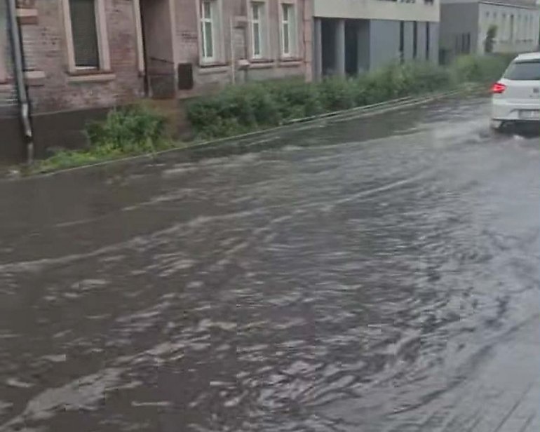 Burza sparaliżowała część Bydgoszczy. Ulice znów pod wodą