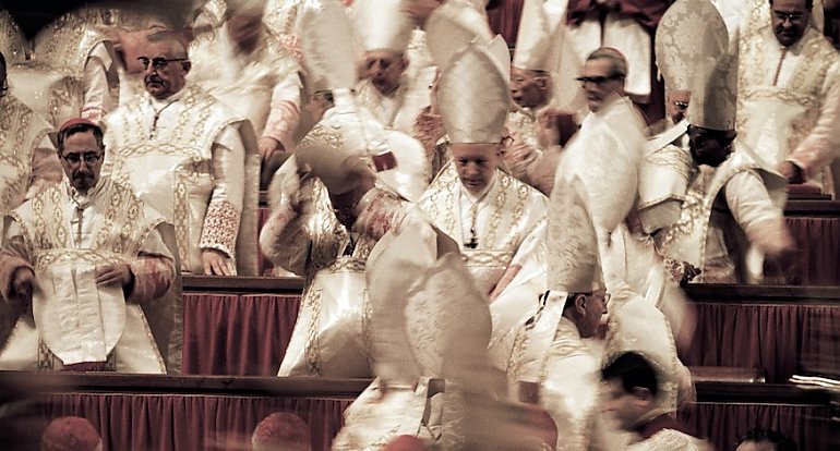 [NIEDZIELA Z TYGODNIKIEM] Czy wszystkie religie prowadzą do Boga? Tego Sobór nie powiedział