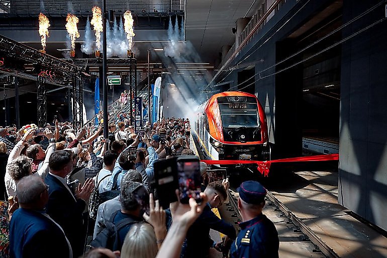 Nowe Elfy z bydgoskiej Pesy uziemione. ŁKA wskazuje producenta, Pesa odpowiada