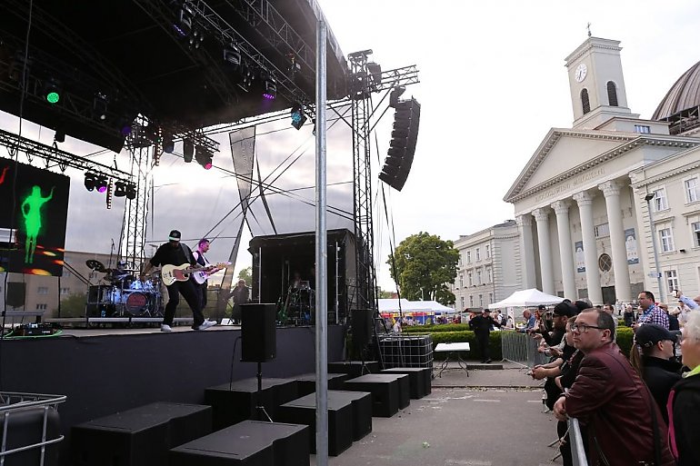 Mezo, Sztywny Pal Azji i Hołd zagrają przy bydgoskiej bazylice. Nowe Spojrzenie wraca na scenę