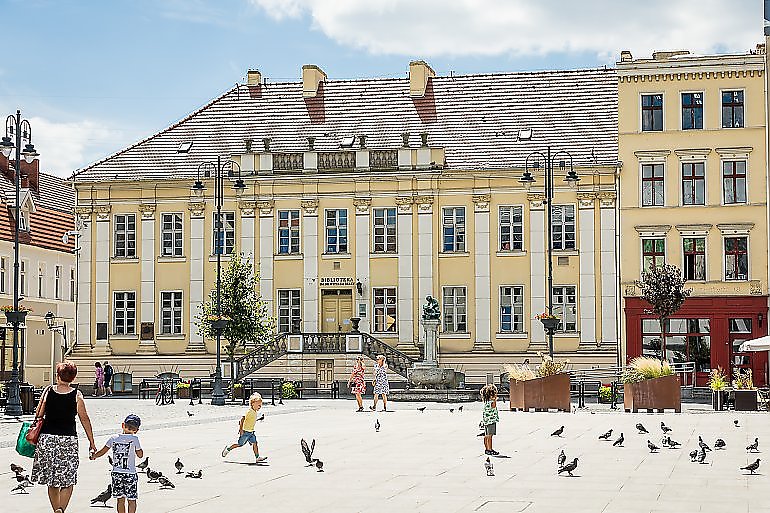 Nowa biblioteka w Bydgoszczy, ale co z filiami? Marszałek odpowiada radnemu i wskazuje na miasto