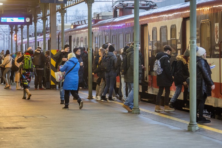 323 pociągi regionalne wyjadą na tory we Wszystkich Świętych