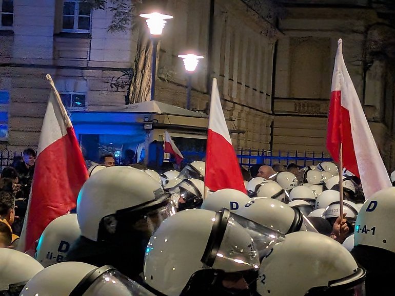 [KOMENTARZ TYGODNIKA] Od różnicy zdań do wojny wszystkich ze wszystkimi 