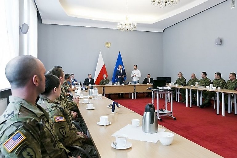 Szkolenia NATO: Amerykanie poznają Polskę, a nasi jadą do Afganistanu
