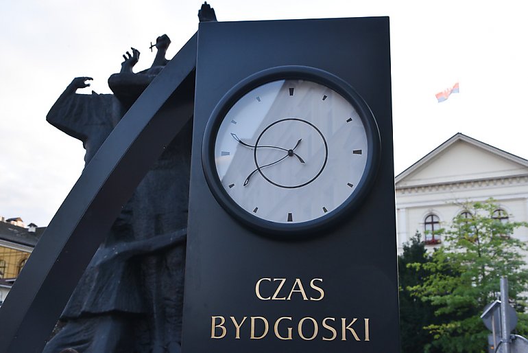 Czas Bydgoszczy odmierza zegar na Starym Rynku [ZDJĘCIA] 