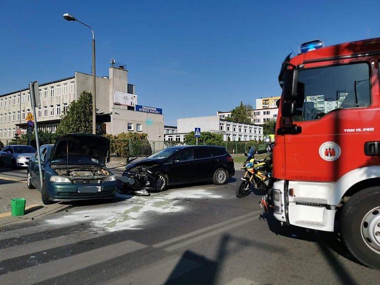 Wypadek przy skrzyżowaniu Głowackiego i Gajowej [ZDJĘCIA, WIDEO]
