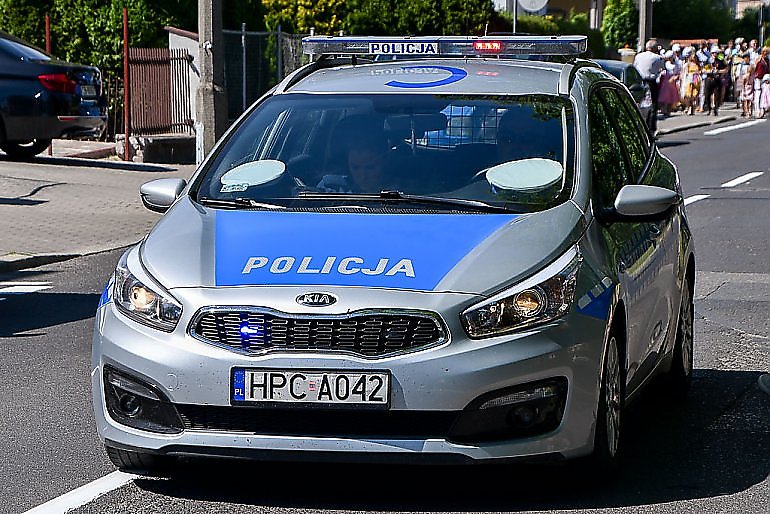 Na dworcu zasłabł i przestał oddychać, uratowali go policjanci