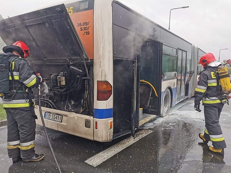 Autobus palił się na Łęczyckiej [ZDJĘCIA]